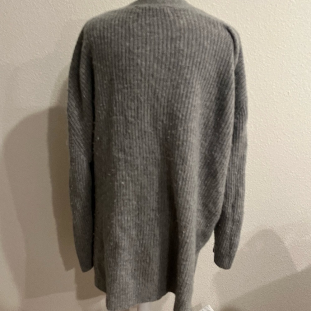 Quince Mongolian Cashmere Gray
Boyfriend Cardigan - Picture 5 of 6